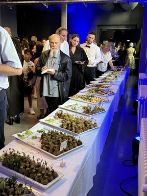 Kreative Vorspeisen auf einem Galadinner-Catering